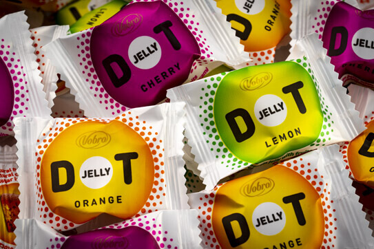 Galaretki Jelly DOT od Vobro o smaku wiśniowym, cytrynowym i pomarańczowym w jasnych zawijkach